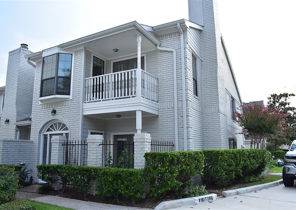 1st image of 1911 Bering Dr APT 30