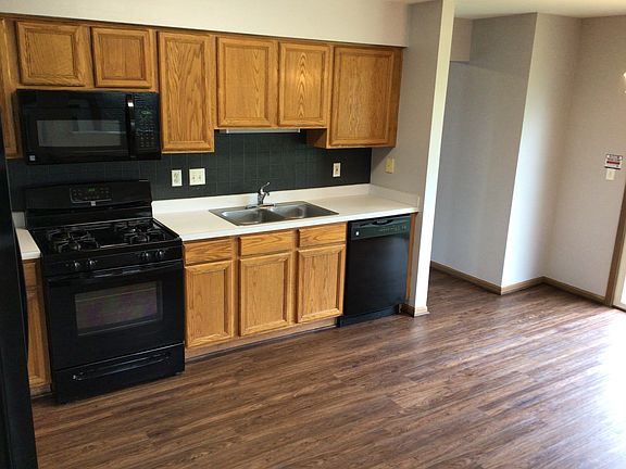 3rd image of 13843 S Petersburg Dr