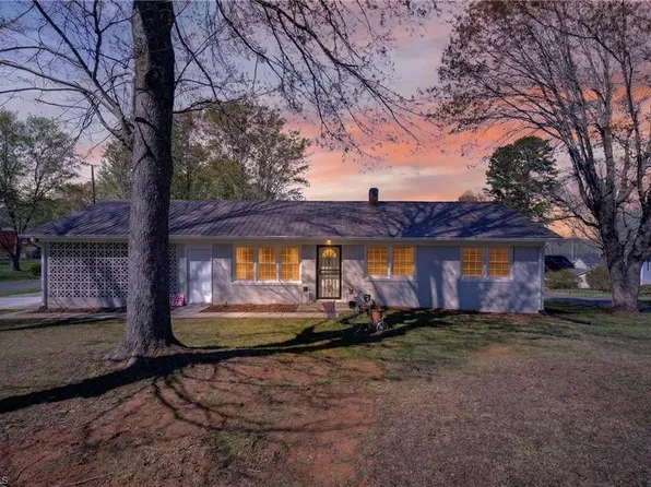 203 Sunrise Ave, Asheboro, NC 27203