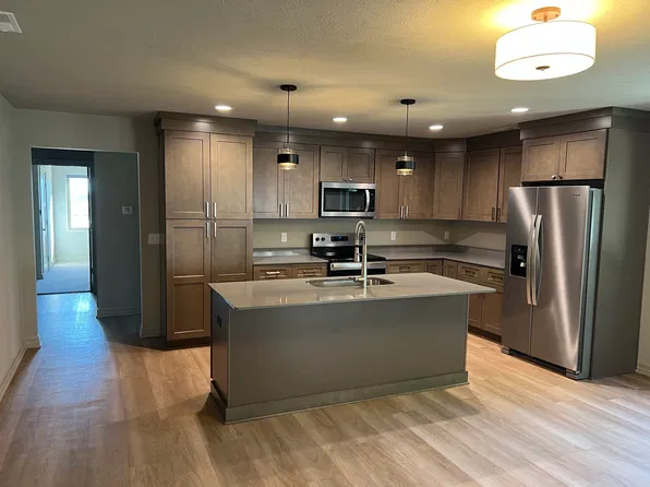 1121 N Spruce St, Wahoo, NE 68066