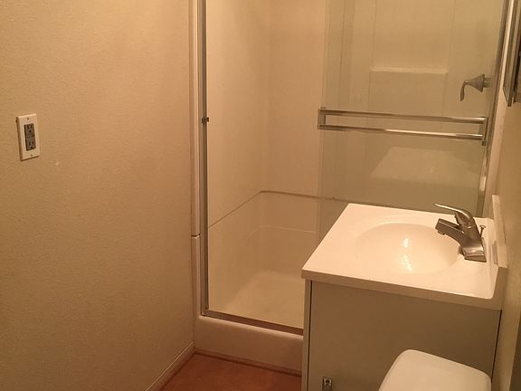 5th image of 203 D St Unit 3