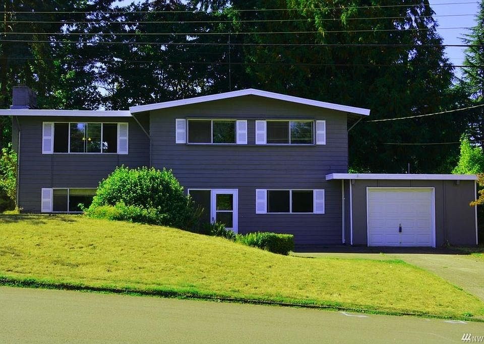 1st image of 1023 160th Ave SE