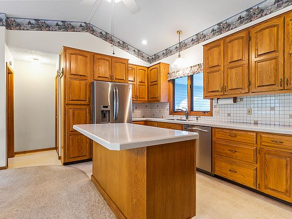 2nd image of 7123 Rolling Hills Dr
