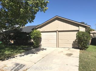 5722 Champions Hill Dr, San Antonio, TX 78233