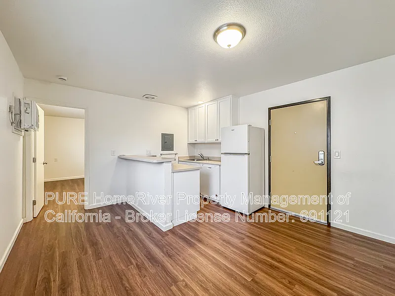1 bed, 1.0 bath, 550 sqft, $1,275 — Photo 2