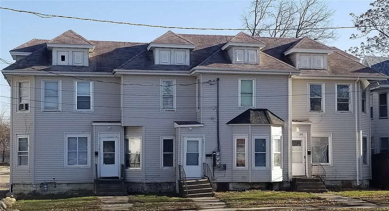 719 W 5th St - * — Photo 1