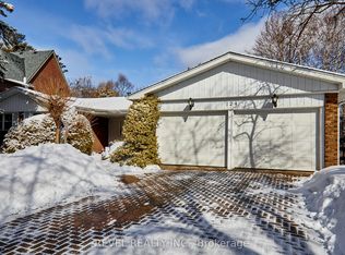 124 Forest Heights Blvd, Toronto, ON M2L 2K8