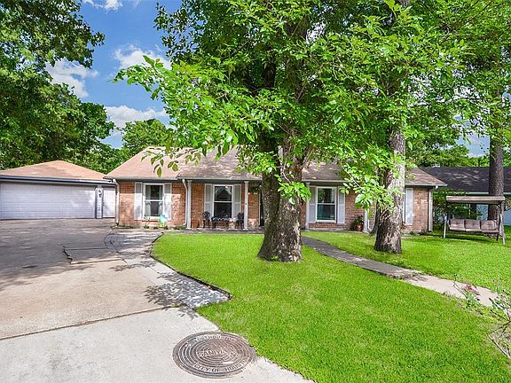 4th image of 7210 Bayou Woods Dr