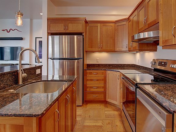 5th image of 222 Inez St #A