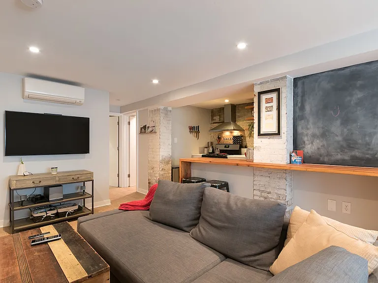 929 R St NW — Photo 3
