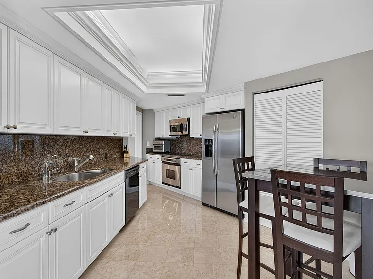 300 SE 5th Ave #6160 — Photo 12