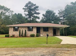 8 Jan Dr, Laurel, MS 39443