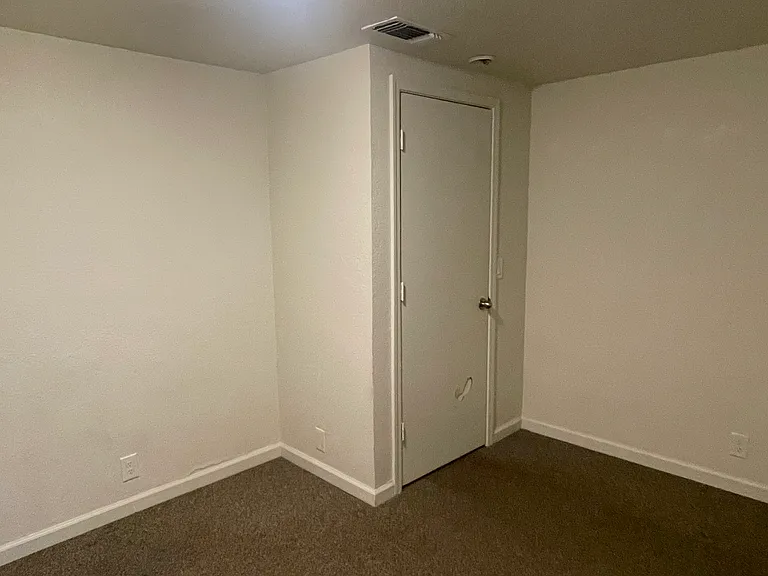 341 Dorman Ave — Photo 9