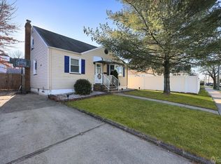 19 Jeanette St, Carteret, NJ 07008