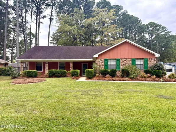 102 Bellegrove Pl, Brandon, MS 39047