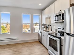 3546 N Southport Ave APT 104, Chicago, IL 60657
