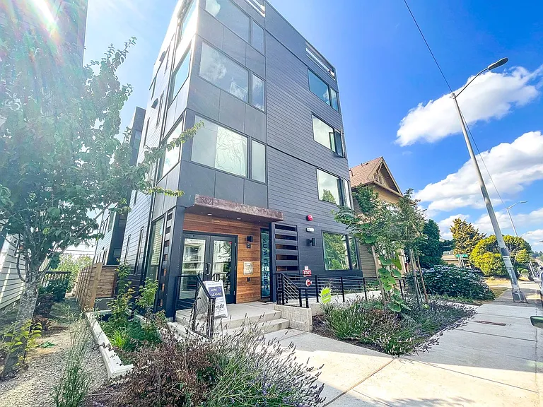 University Flats Apartments — Photo 43