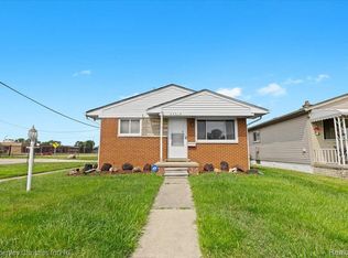 30515 Normal St, Roseville, MI 48066