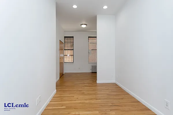 Rented by LC Lemle Real Estate Group | media 16