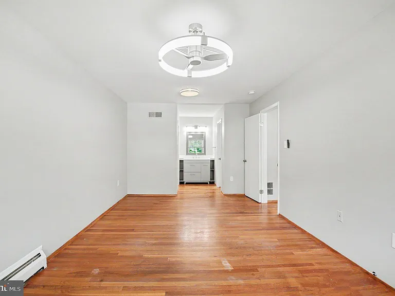 4522 Glendale Rd — Photo 10