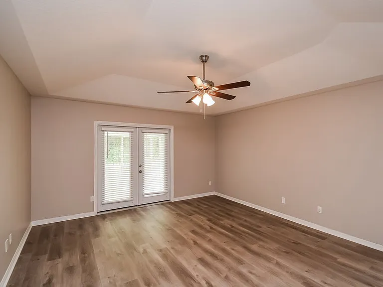 1509 Maple Leaf Ln — Photo 9