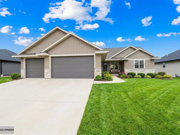 1429 Crossroads Dr, De Pere, WI 54115