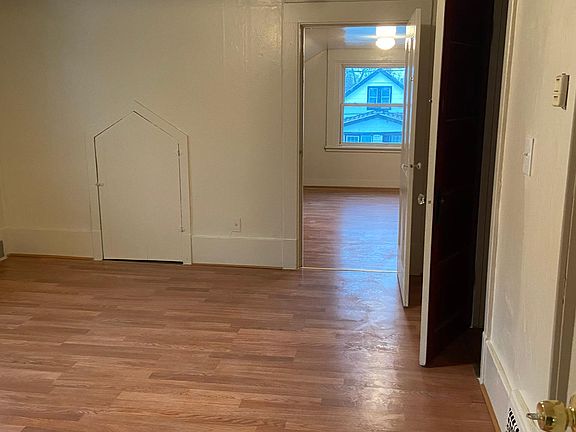 2nd image of 456 Minnesota Ave Floor 2
