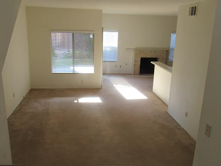 4820 Penrose Ave — Photo 6