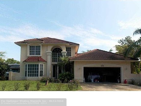 2nd image of 18263 W Sycamore Dr
