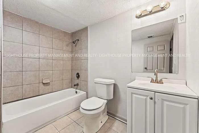 1417 W 31st St — Photo 11