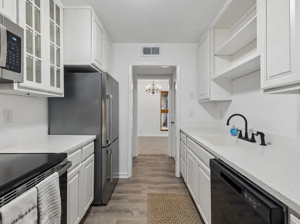 2116 Hobbs Rd APT N11, Nashville, TN 37215
