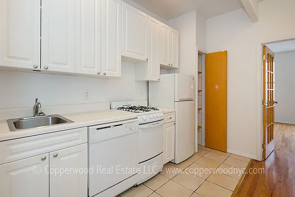 Rented by Copperwood Real Estate | media 20