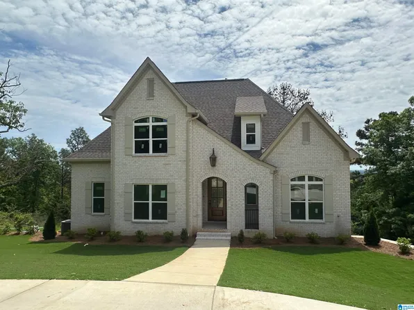 1004 Grand Oaks Dr, Bessemer, AL 35022