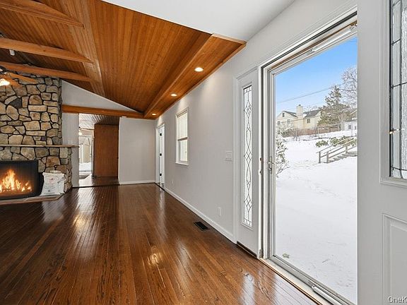 4th image of 63 Lakeside Trail