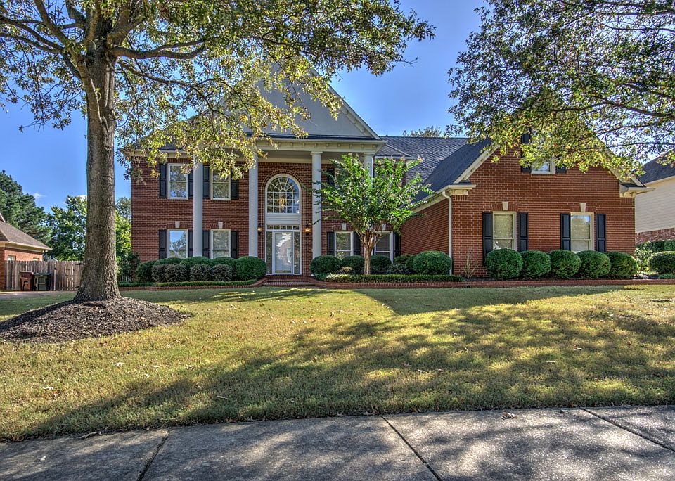 Welcome to 1608 Stanhope Cv!
