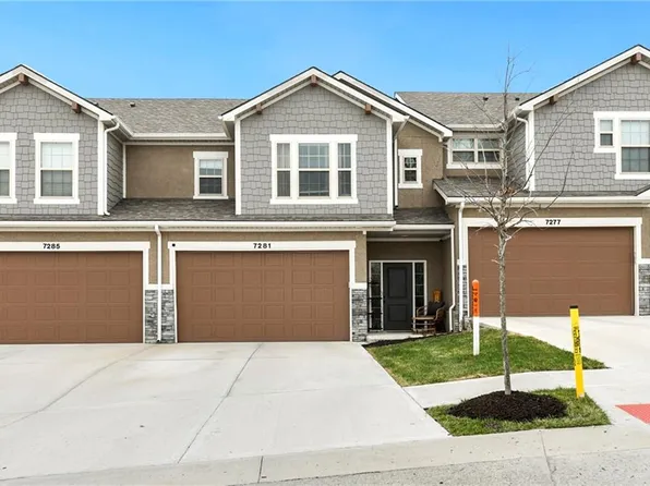 7281 Aaron St, Parkville, MO 64152