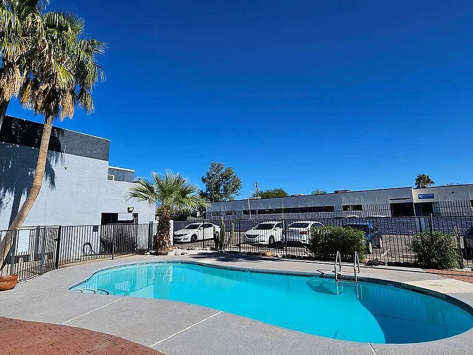 az-commons-tucson-az-building-photo (2)