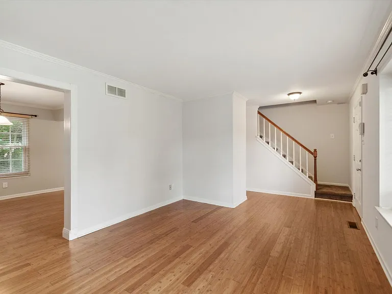 1607 Barbara Dr — Photo 8