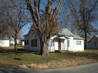 21 W Tyndal St, Aurora, MO 65605