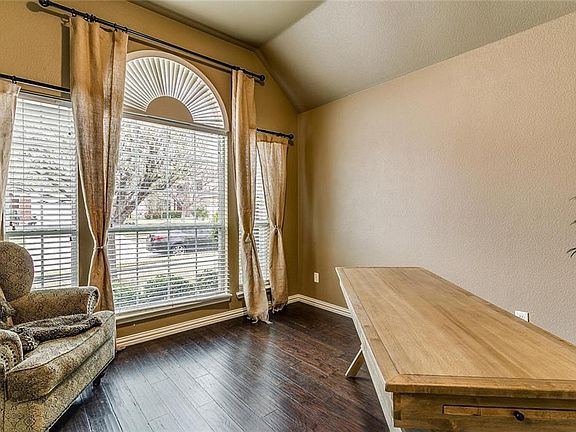 5th image of 8520 Saffron Dr