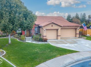 1004 Bluestone River Way, Bakersfield, CA 93311