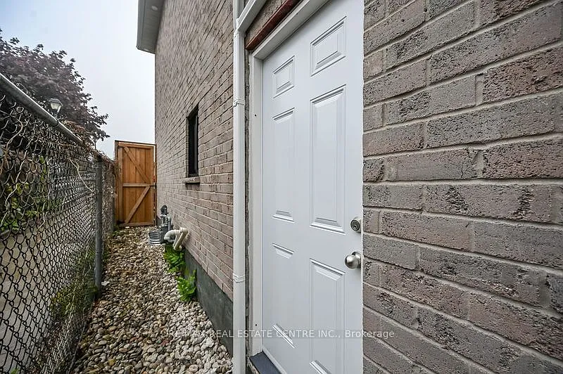 1 bed, $1,600 — Photo 2
