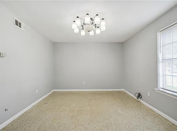 5th image of 2120 Burnell Ct