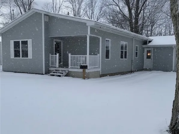 135 Wheeling Ave, Wellington, OH 44090