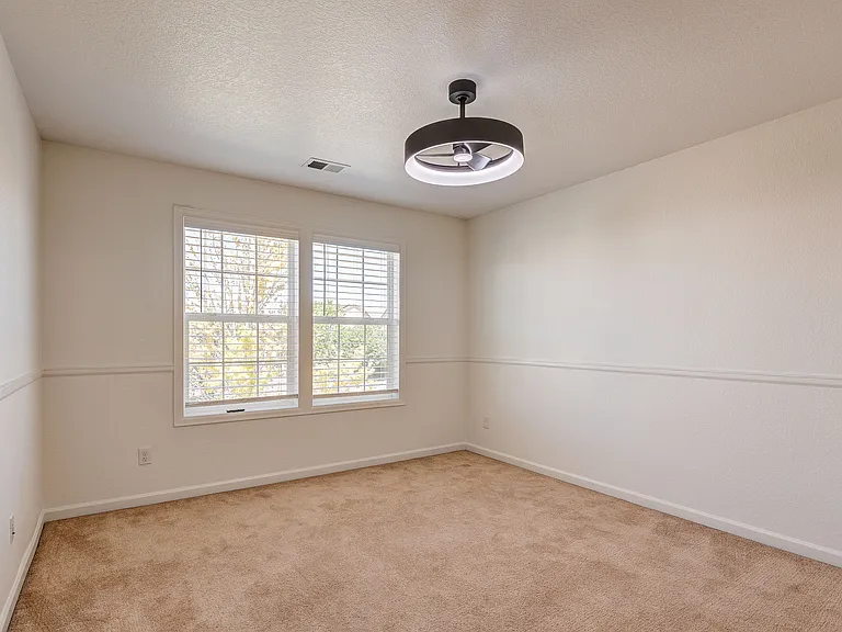 10732 Hillsboro Cir — Photo 47