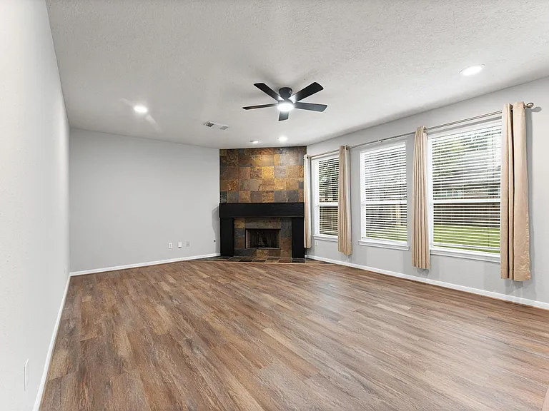 135 S Spinning Wheel Cir — Photo 32