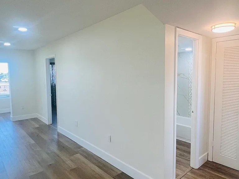 8345 Sunrise Lakes Blvd #304 — Photo 9