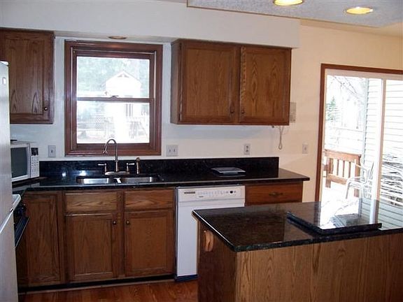 Brandnew Granite Coutertops