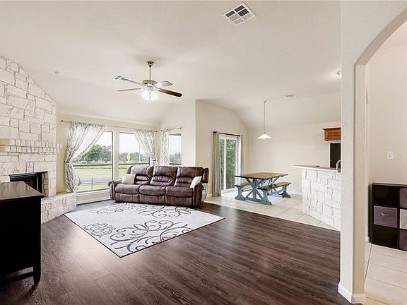 2nd image of 113 Cailin Ct