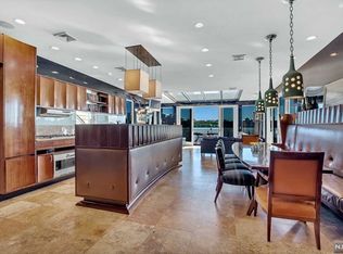 15 Shore Rd, Edgewater, NJ 07020